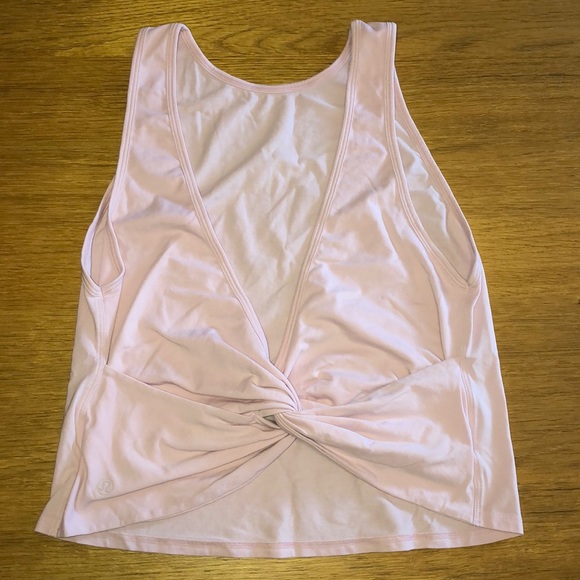 Lululemon twist it tank 4 - Picture 3 of 7